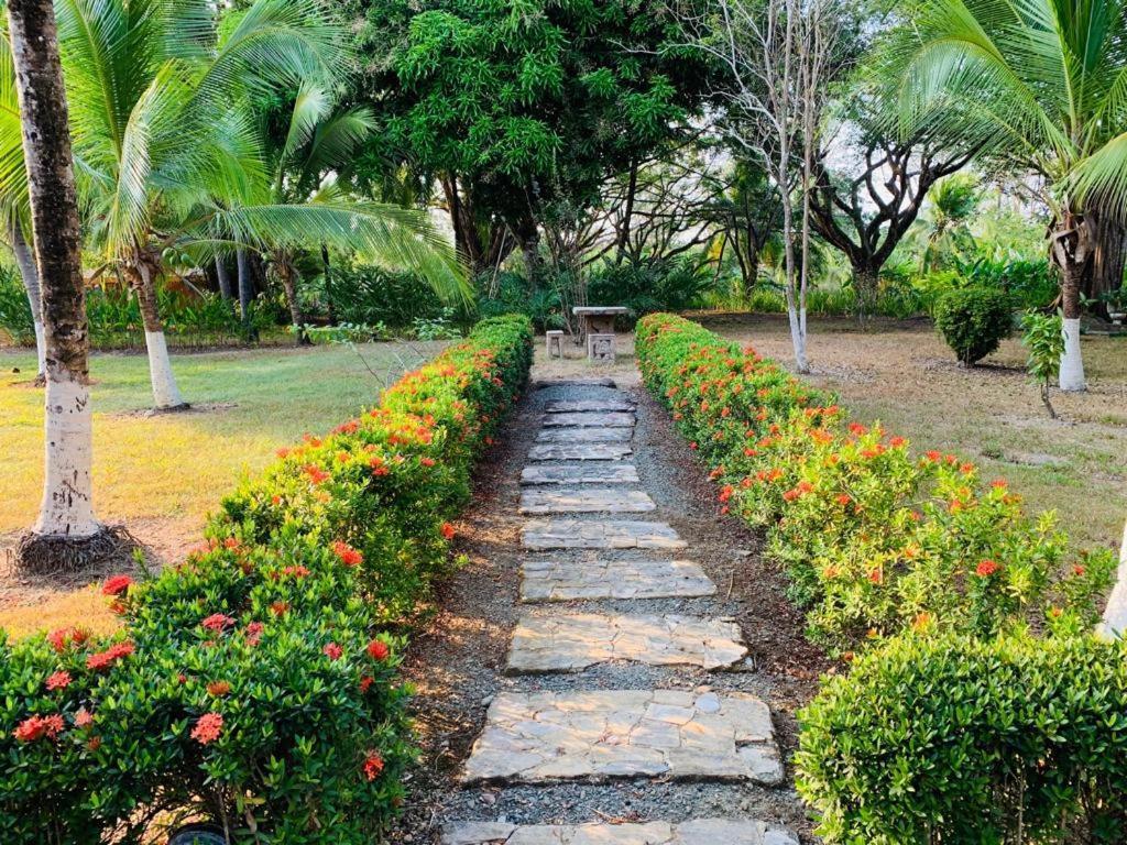 Getaways At Pueblo Real Quepos Exterior foto