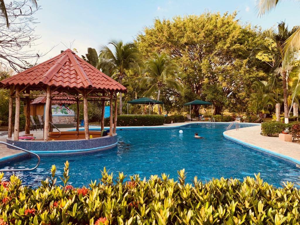 Getaways At Pueblo Real Quepos Exterior foto